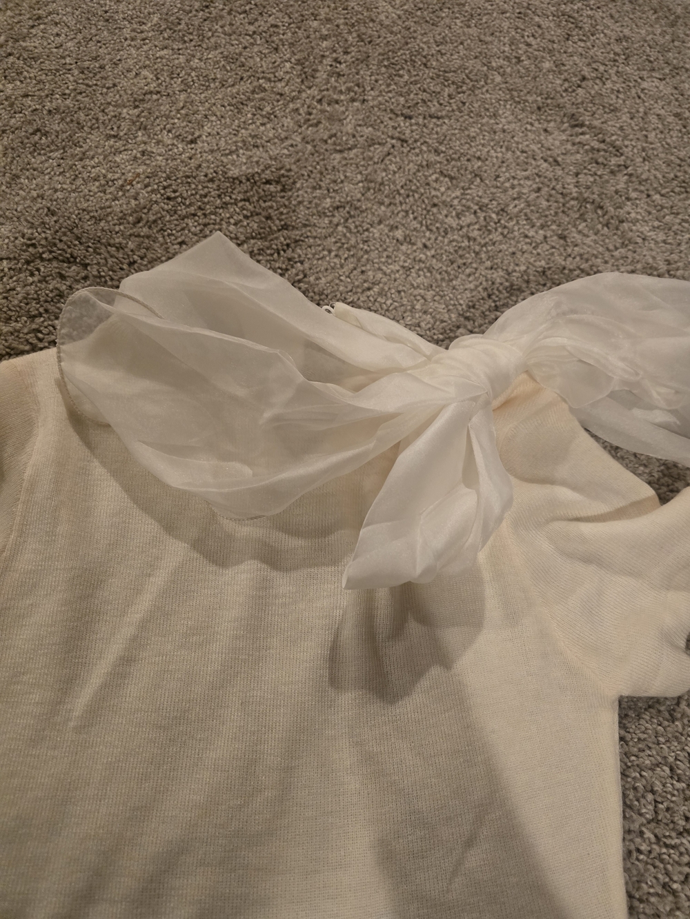 Chanel Cream Short-Sleeve Knit Top with Sheer Neck Bow - Picture 4 of 9